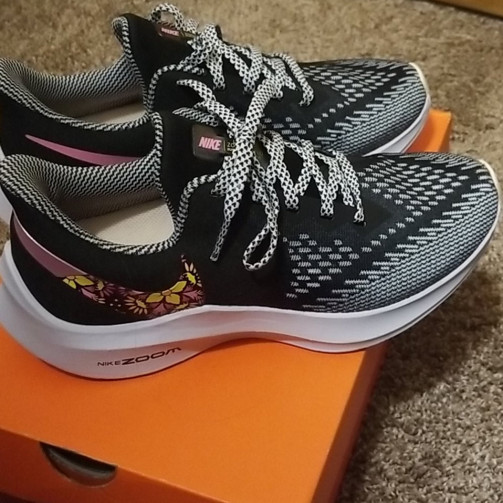 Brand new in box womens 6.5 nike zoom